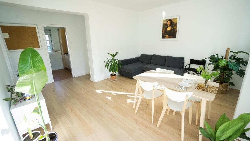 Rentalsevilla Casa Viva Triana מראה חיצוני תמונה